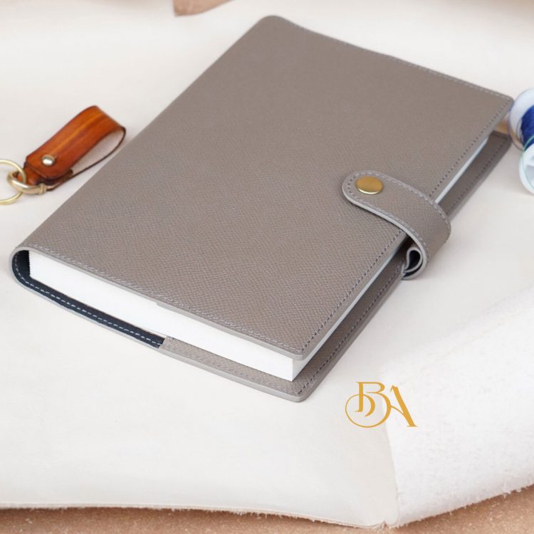 Bìa sổ da bê Epsom Handmade màu xám BC101