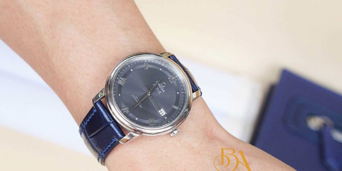 Dây da đồng hồ có mùi hôi, nguyên nhân và cách xử lý?