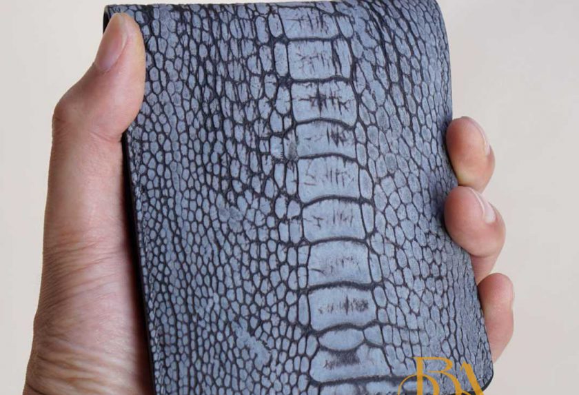 Phụ kiện quan trọng cho kỳ nghỉ lễ 30/4 và 1/5: Ví da handmade!