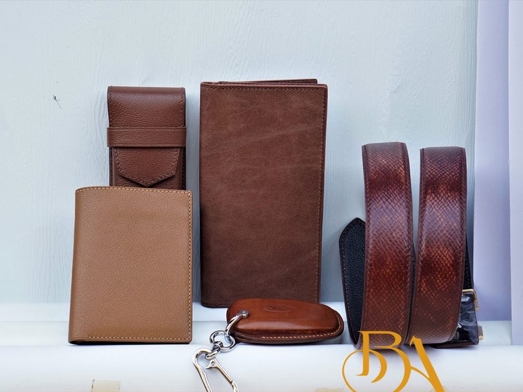 Sản phẩm đồ da handmade của B.A Handmade
