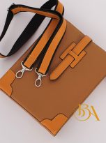 Tui-deo-cheo-da-bo-Milled-mau-nau-vang-(6)