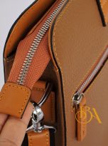 Tui-deo-cheo-da-bo-Milled-mau-nau-vang-(9)