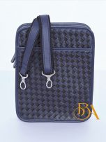 Tui deo cheo da bo caro xanh navy phoi den (2)