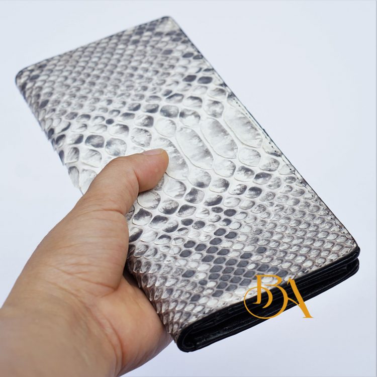 Ví Dài Da Trăn Nhập Khẩu. Ví Dài Da Thật Màu Trắng M059