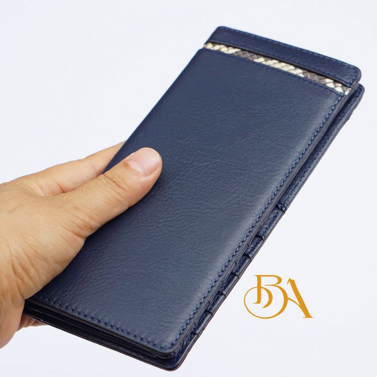 Ví Da Bò Cầm Tay Màu Xanh Navy. Ví Dài Da Thật M069