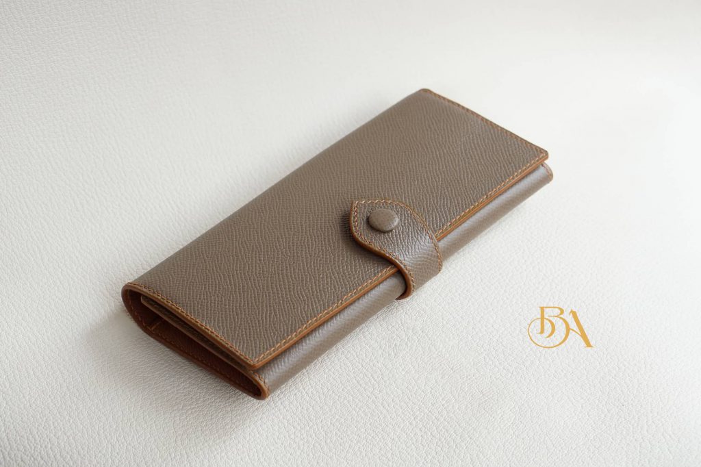 Ví dài cầm tay da Epsom