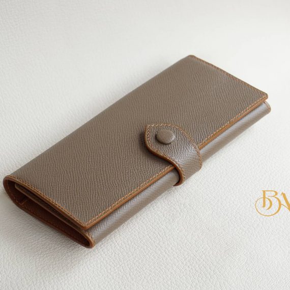 Ví dài cho nữ, những sai lầm khi chọn mua ví dài của chị em