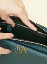 clutch cam tay da be Epsom Haas xanh reu (1)