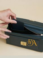 clutch cam tay da be Epsom Haas xanh reu (11)