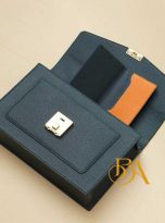 clutch cam tay da be Epsom Haas xanh reu (9)