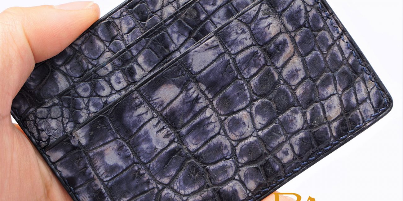 Giải đáp thắc mắc về bóp da cá sấu nam cao cấp