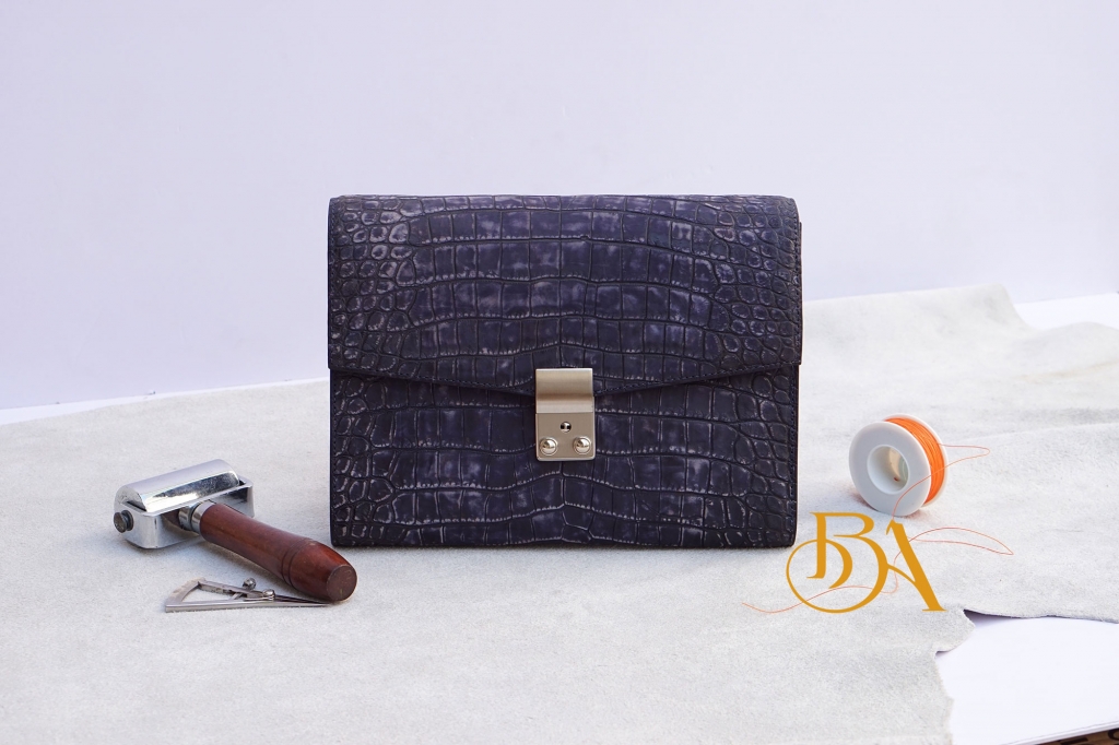 Clutch cầm tay da cá sấu Nubuck cao cấp