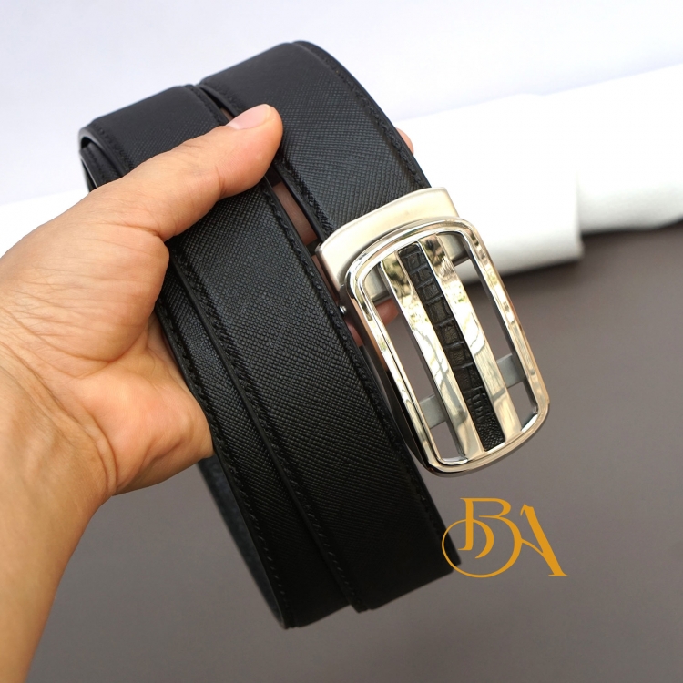 Dây nịt da handmade được tỉ mỉ khâu tay từng mũi tạo độ bền hoàn hảo