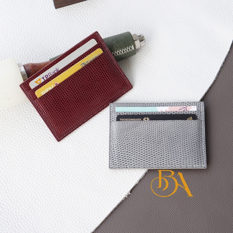 Một chiếc ví giúp các loại thẻ của bạn gọn gàng hơn