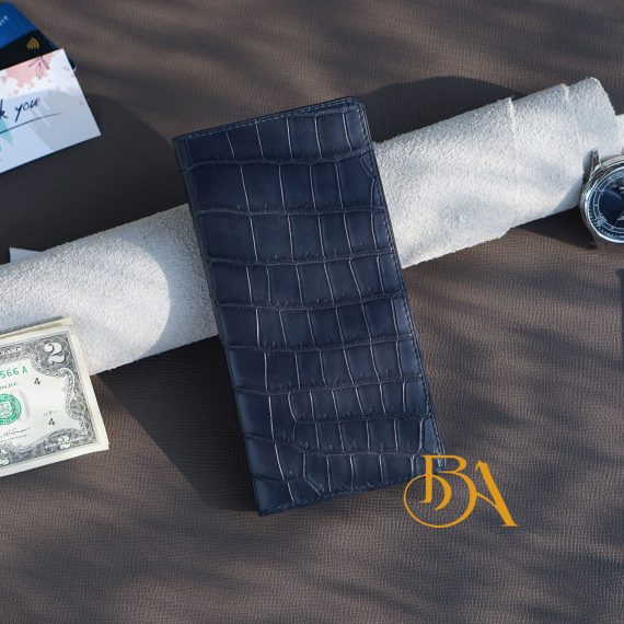 Ví dài da thật: Phụ kiện thời thượng và bền bỉ cho quý ông hiện đại