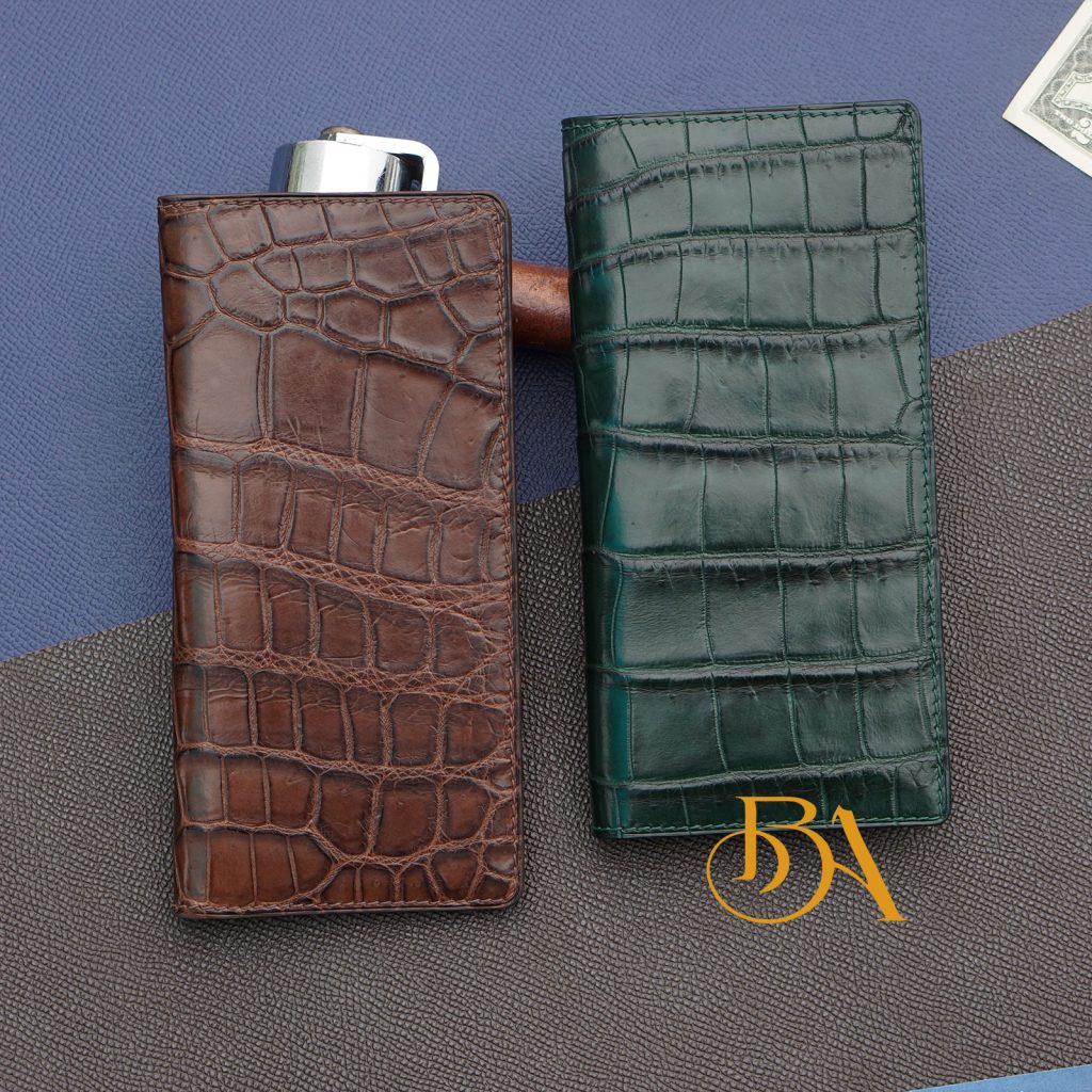 Ví dài cầm tay da cá sấu