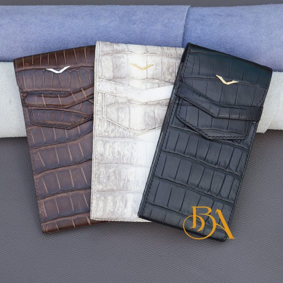 Điện Thoại METAVERTU Và Ốp Lưng Da Thủ Công