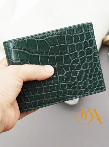 Ví da cá sấu kết hợp da bê Epsom màu xanh lá đậm AWL130